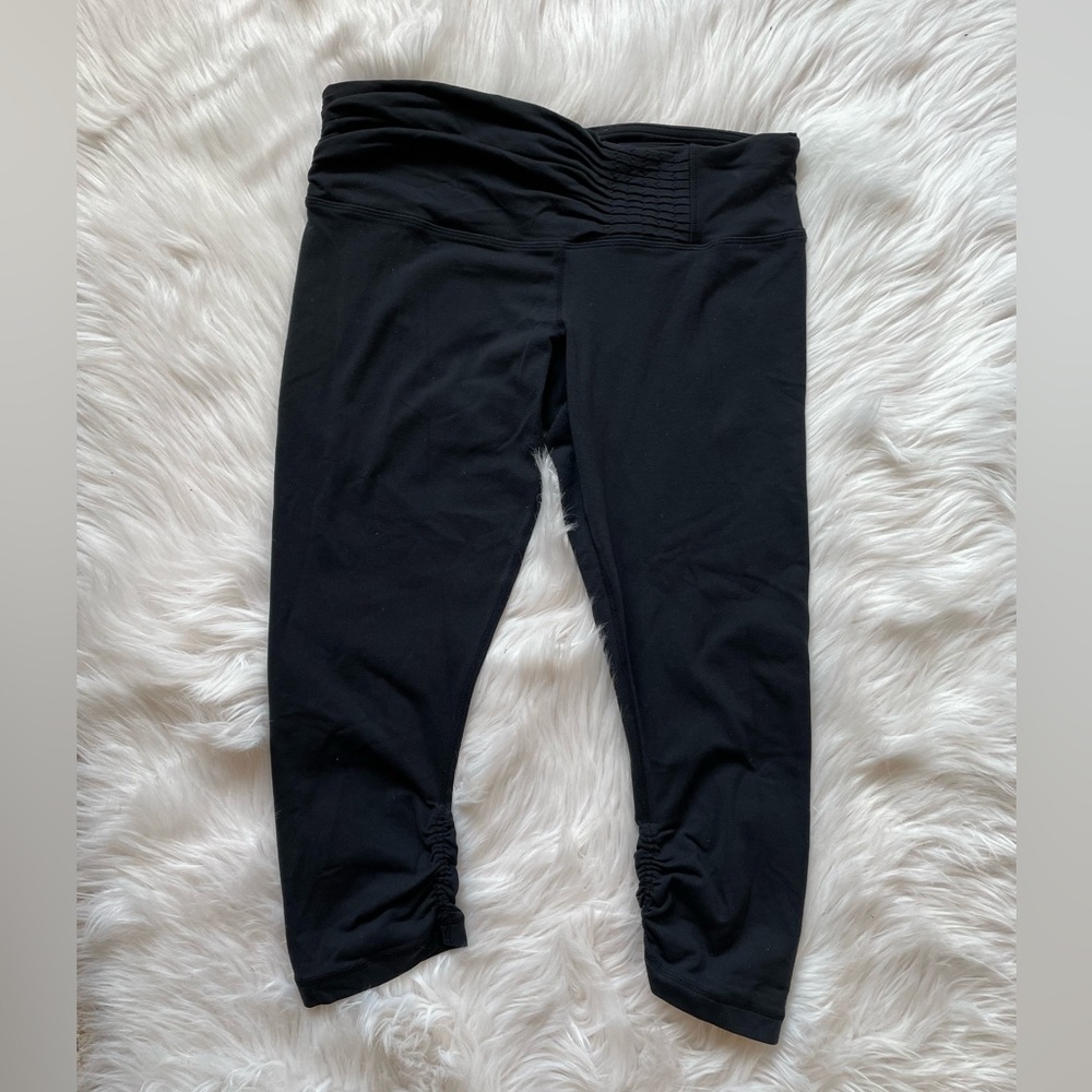 Lululemon in the flow black crop leggings 8 designer stitching waistline ruched